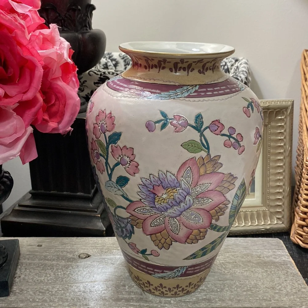 Vintage 1970’s-1980’s Toyo Bainbridge Collection Vase!